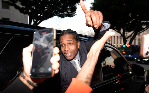 Asap Rocky stand Anfang des Jahres vor Gericht und wurde freigesprochen. (Archivbild) - Foto: Damian Dovarganes/AP/dpa Asap Rocky stand Anfang des Jahres vor Gericht und wurde freigesprochen. (Archivbild) - Foto: Damian Dovarganes/AP/dpa