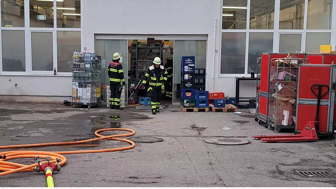 FW-M: Akkuschrank in Brand (Neuhausen) - Bild: presseportal.de