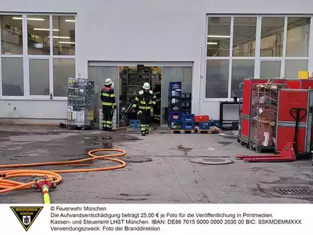FW-M: Akkuschrank in Brand (Neuhausen) - Foto: presseportal.de