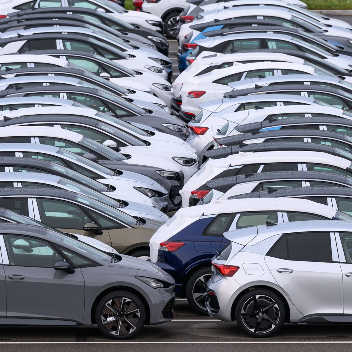 In der Autobranche sinken die Gewinne. - Foto: Hendrik Schmidt/dpa