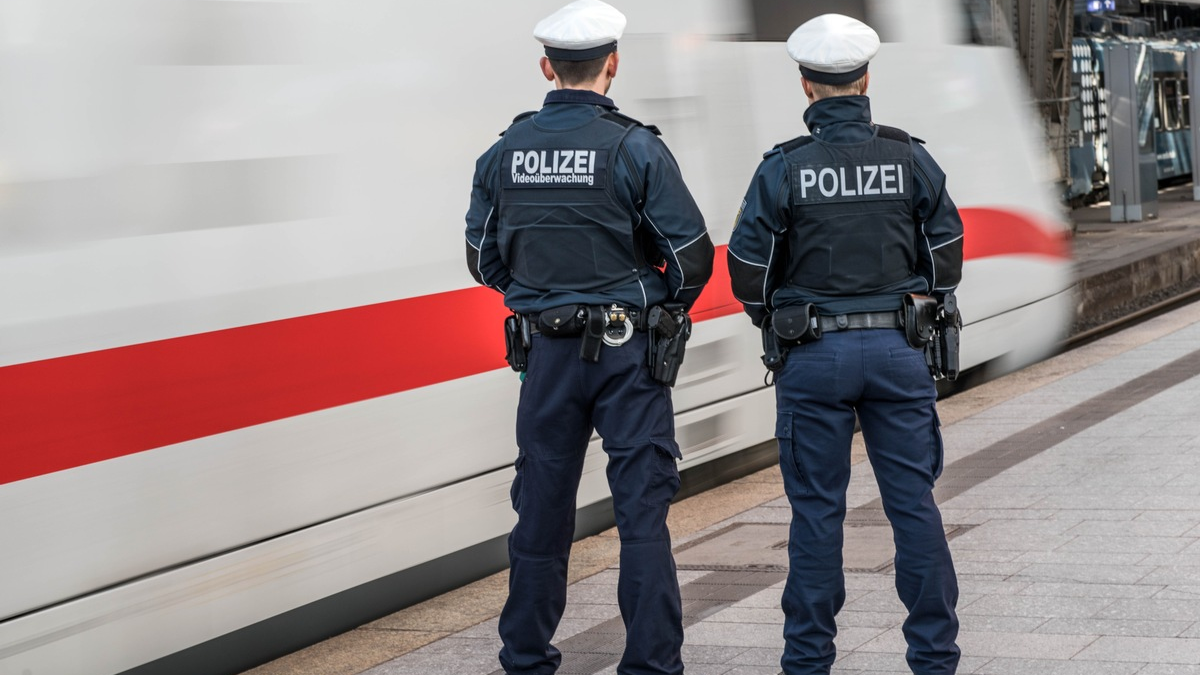 BPOL-HH: Bahnhof Harburg: Betrunken und ohne Fahrschein im ICE- Bundespolizei muss nicht 