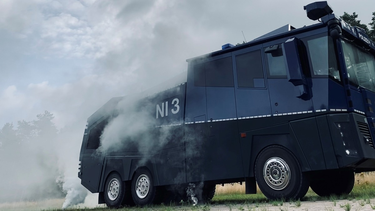 LPI-EF: Thüringer Polizei präsentiert sich auf der Blaulichtmeile in Gebesee - Foto: presseportal.de