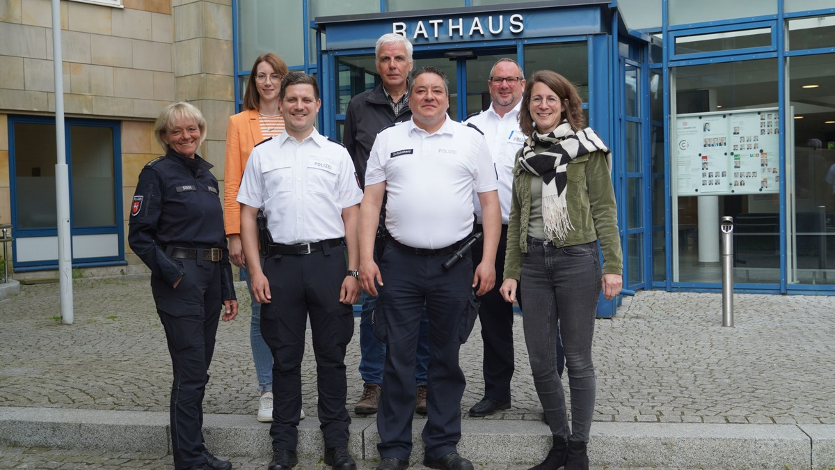 POL-EL: Lingen - Neuer Kontaktbereichsbeamter für Lingen: Polizeikommissar David Gawelczyk tritt Nachfolge von Günter Wiechmann an - Foto: presseportal.de