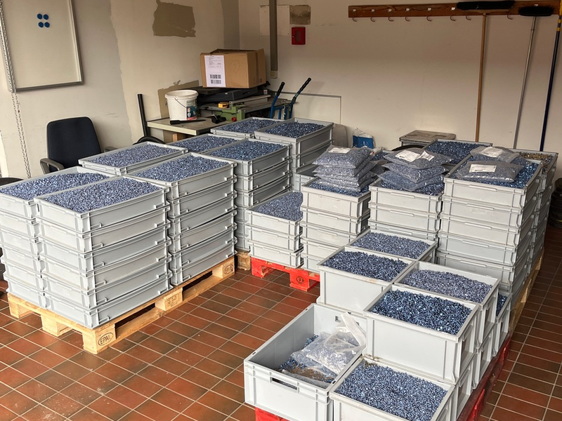 POL-ROW: Wertvolle Nieten - Foto: presseportal.de