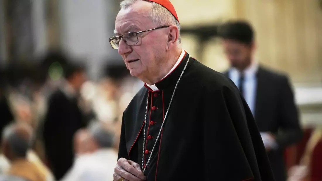 Der Leiter des Konklaves: der italienische Kardinal Pietro Parolin. (Archivbild) - Bild: Alessandra Tarantino/AP/dpa