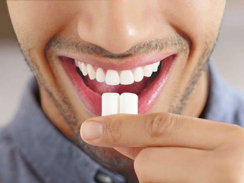 Der Zahnpflege-Zusatz-Joker: Zuckerfreier Kaugummi unterstützt die Kariesprävention - Foto: presseportal.de