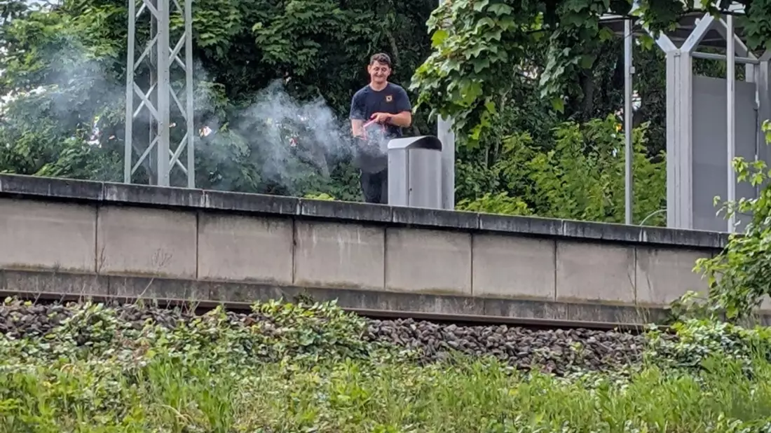 FW-DO: Kleinbrand am Bahnhof - Feuerwehr kann zu Fuß ausrücken - Bild: presseportal.de