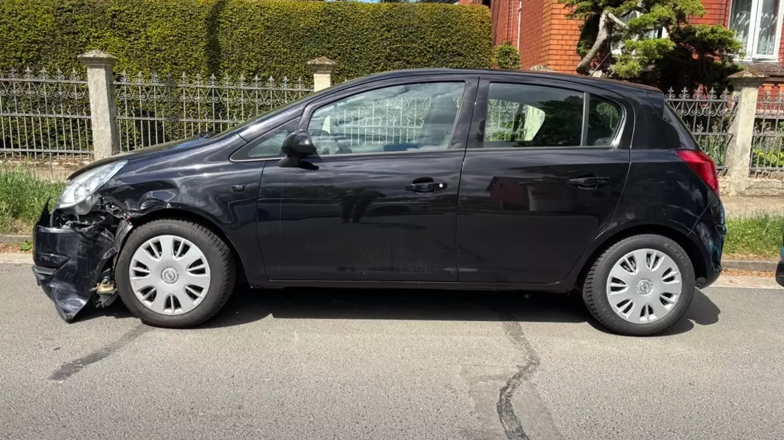 POL-SZ: Pressemitteilung der Polizei Peine vom 07.05.2025: Auto in Vechelde beschädigt - Zeugen gesucht - Bild: presseportal.de