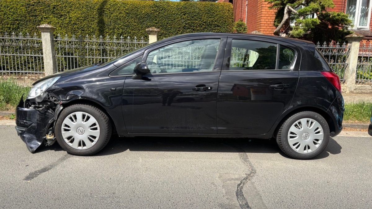 POL-SZ: Pressemitteilung der Polizei Peine vom 07.05.2025: Auto in Vechelde beschädigt - Zeugen gesucht - Foto: presseportal.de