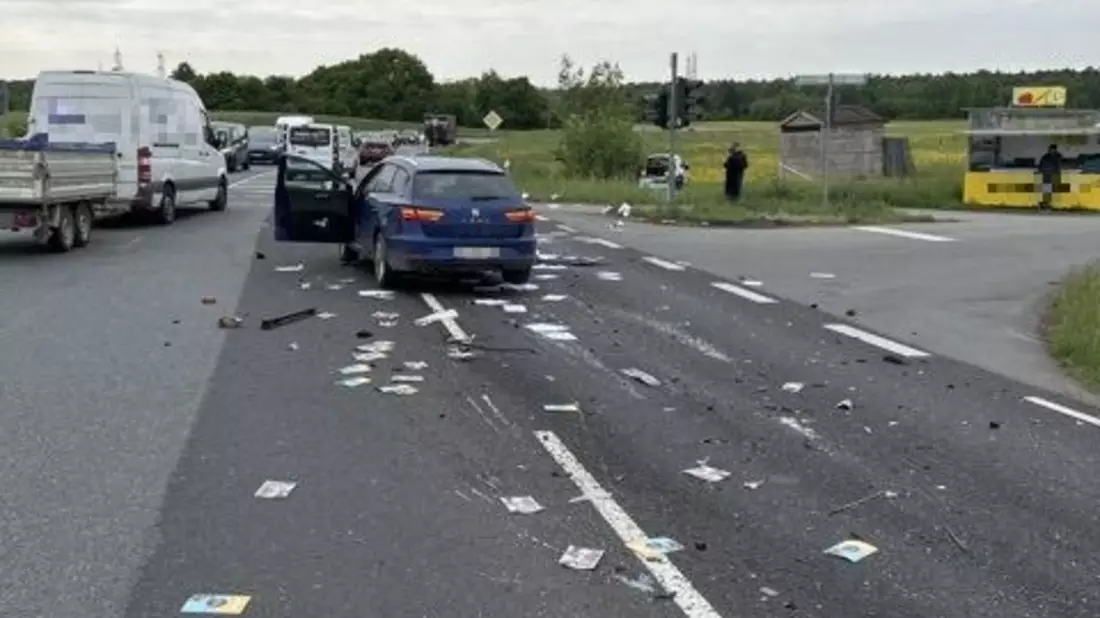 POL-OF: Schmuck und Bargeld bei Einbruch gestohlen; Festnahme eines 20-Jährigen: Verdacht des illegalen Handels mit Betäubungsmitteln; Flyer verteilten sich über die Fahrbahn und mehr - Bild: presseportal.de