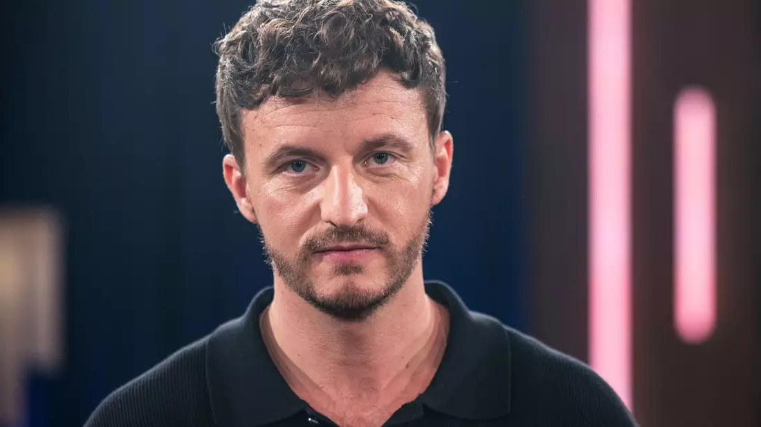 Der Podcaster und Moderator Tommi Schmitt. (Archivbild) - Bild: Oliver Berg/dpa