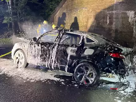 POL-DU: Obermarxloh: Autobrand - Zeugensuche - Foto: presseportal.de