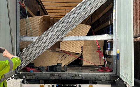 POL-PDLD: A65/Edenkoben - Ungesicherte Ladung - Foto: presseportal.de