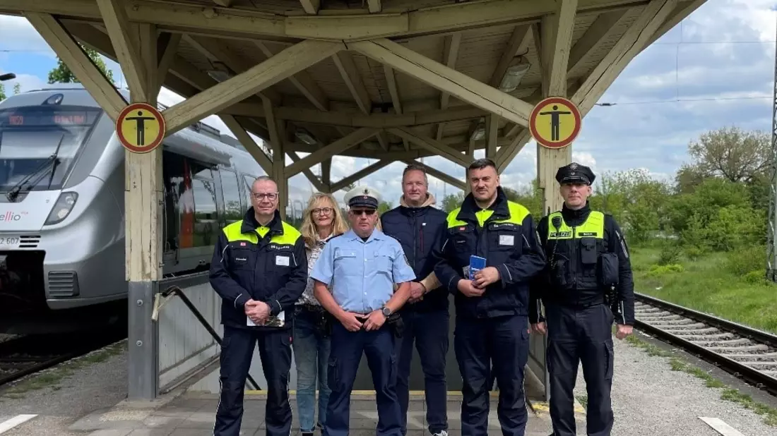 BPOLI EF: Mann stürzt im Erfurter Hauptbahnhof ins Gleis // Gemeinsam für Sicherheit rund um den Bahnverkehr - Aktionstag in Stotternheim - Bild: presseportal.de