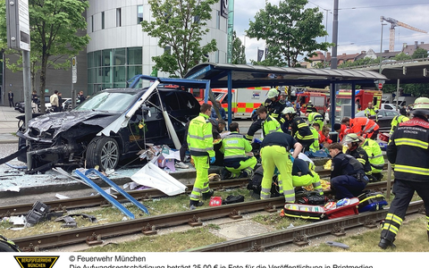 FW-M: Sieben Verletzte durch Unfall (Neuhausen) - Foto: presseportal.de