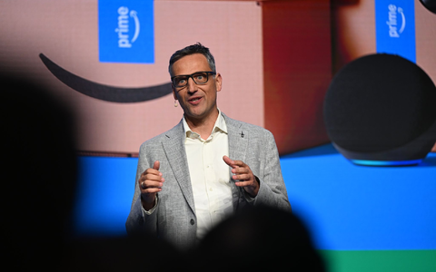 Amazon-Deutschlandchef Rocco Bräuniger ist davon überzeugt, dass sein Unternehmen auch künftig noch viele Stellen aufbauen wird.  - Foto: Wolf von Dewitz/dpa