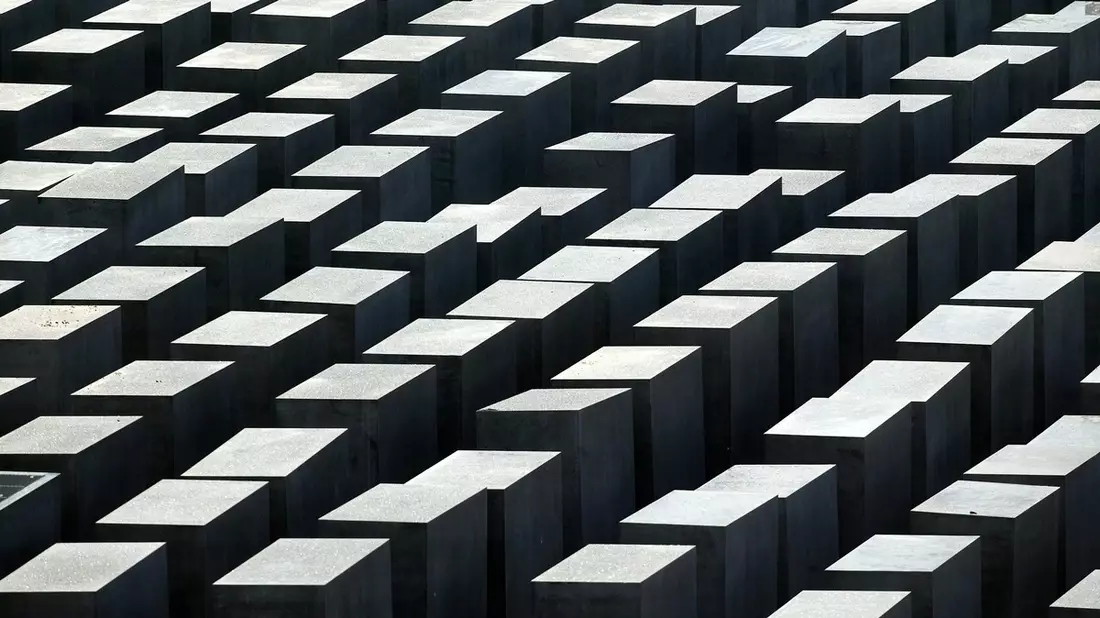 +++ Achtung Sperrfrist (Print, Radio und Online): 18.00 Uhr +++ ARD-DeutschlandTREND: Gut jeder Fünfte will mehr Erinnerung an Nazi-Verbrechen - Bild: presseportal.de