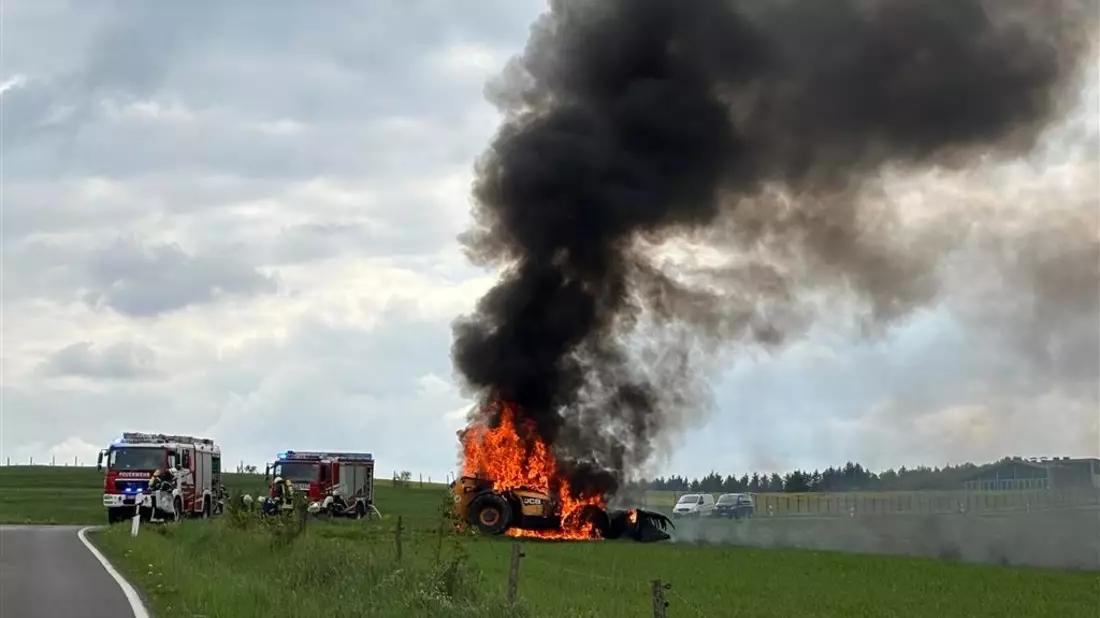 POL-PDWIL: Brand eines Teleskopladers - Bild: presseportal.de