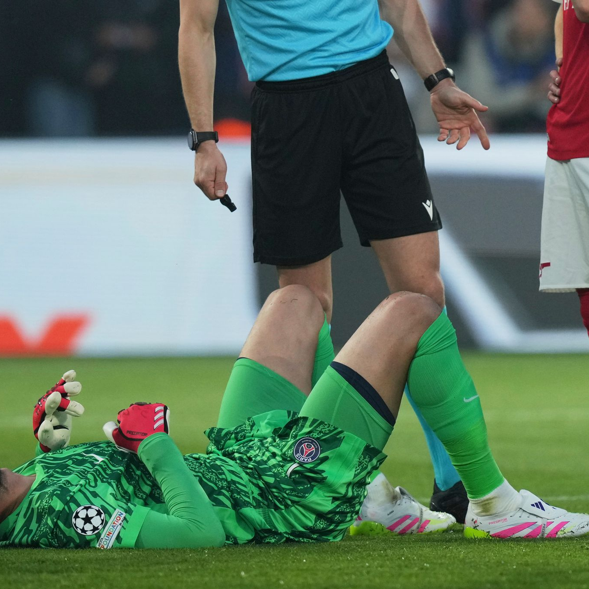 Beide Teams schenkten sich nichts. - Foto: Thibault Camus/AP/dpa