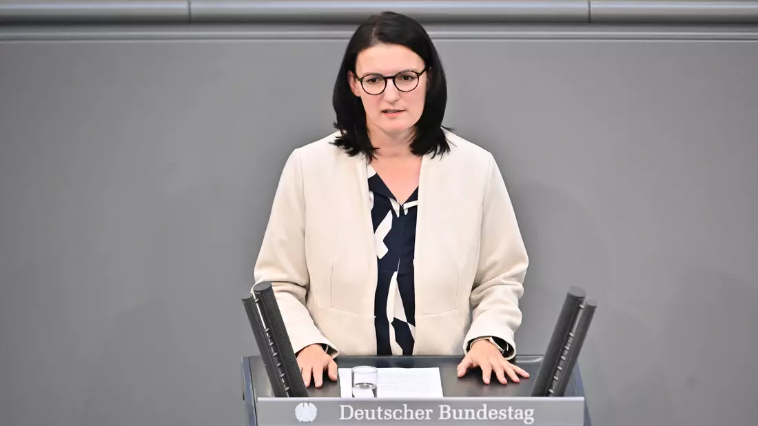 Die Grünen-Politikerin Mihalic hat sich gegen die Ausweitung von Zurückweisungen ausgesprochen. - Bild: Sebastian Gollnow/dpa