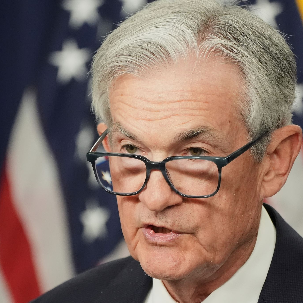 Fed-Chef Powell warnt vor den Auswirkungen hoher Zölle.  - Foto: Jacquelyn Martin/AP/dpa