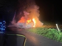 POL-EN: Wetter: Fahrzeugbrand nach Verkehrsunfall - Fahrer ohne Fahrerlaubnis unterwegs - Foto: presseportal.de