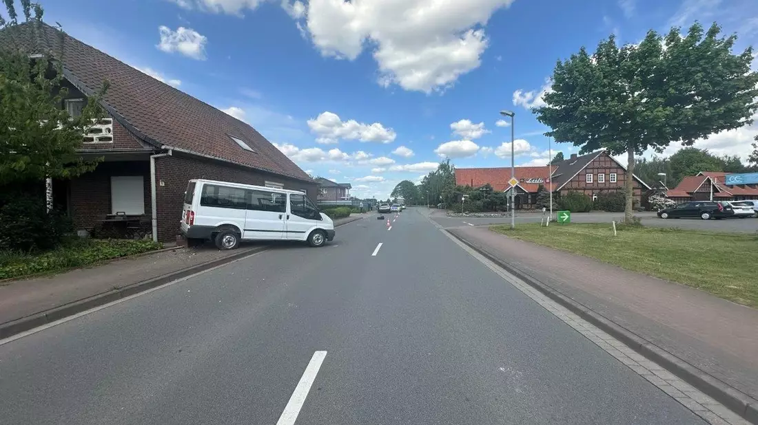 POL-DH: --- Drebber - Mit Gegenverkehr kollidiert --- - Bild: presseportal.de