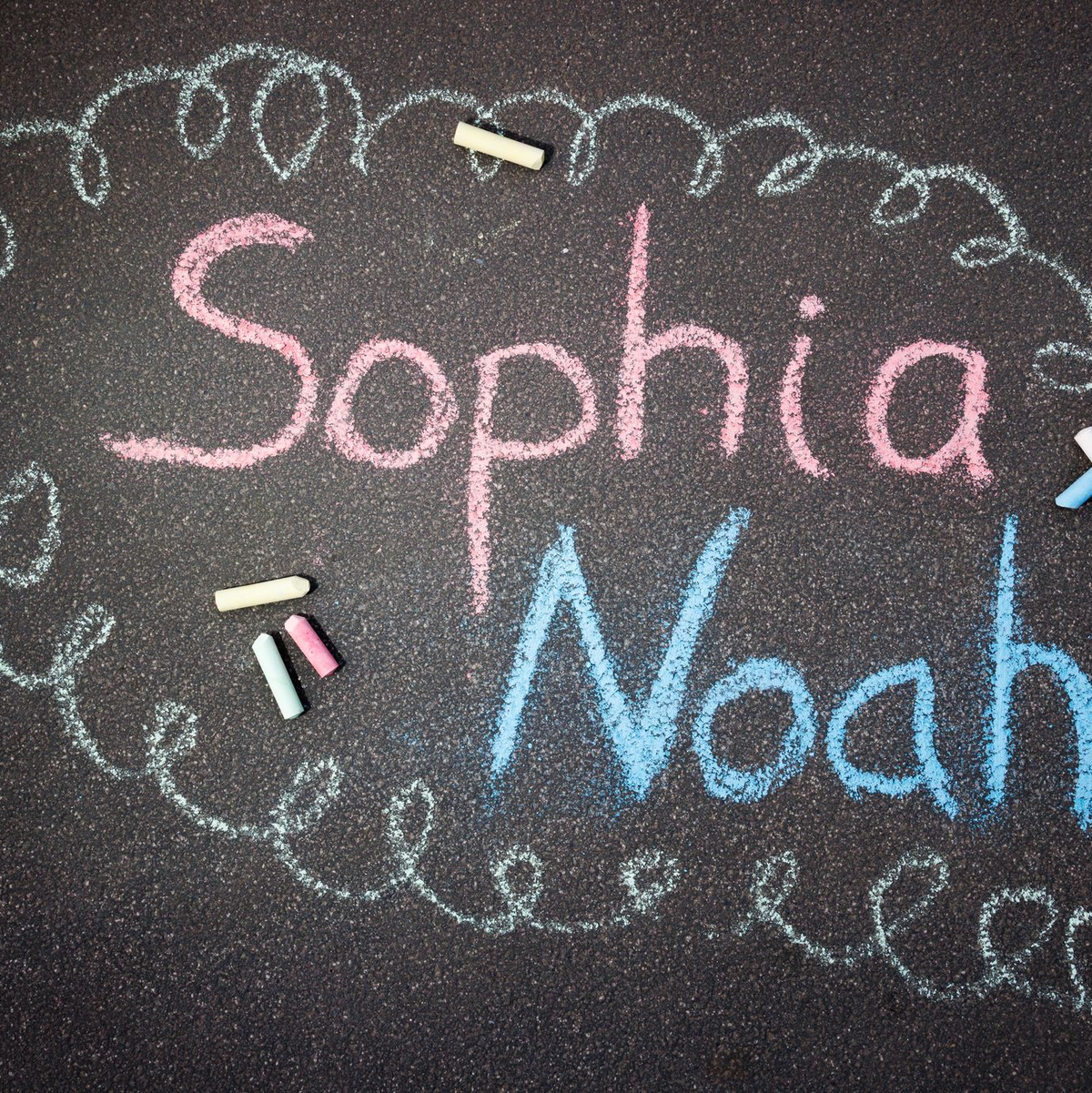 Zwei Klassiker an der Spitze der Vornamensliste. (Illustration) - Foto: Lando Hass/dpa