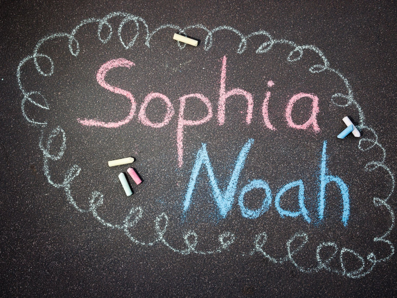 Zwei Klassiker an der Spitze der Vornamensliste. (Illustration) - Foto: Lando Hass/dpa