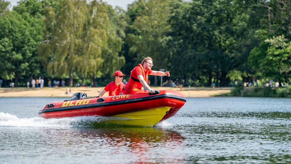 Einladung zur Pressekonferenz der DLRG: Rettungsschwimmer bewahren 2024 über 1.000 Menschenleben - Foto: presseportal.de