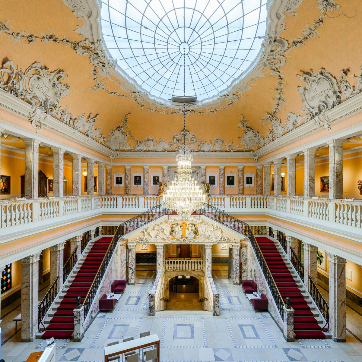 Die Sektkellerei Henkell Freixenet meldet ein Umsatzplus. (Archivbild) - Foto: Andreas Arnold/dpa