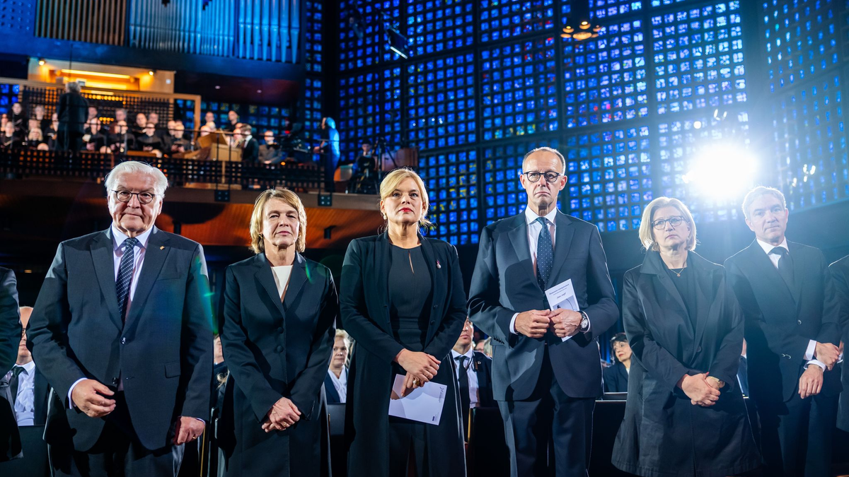 Weltkriegsgedenken beginnt mit ökumenischem Gottesdienst.  - Foto: Michael Kappeler/dpa
