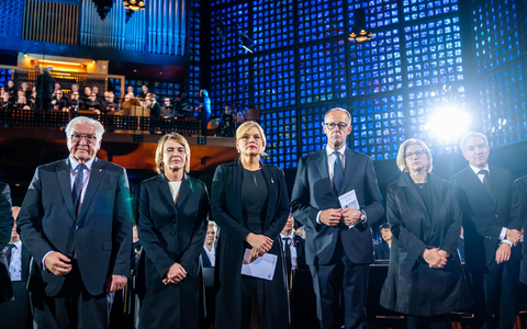 Weltkriegsgedenken beginnt mit ökumenischem Gottesdienst.  - Foto: Michael Kappeler/dpa