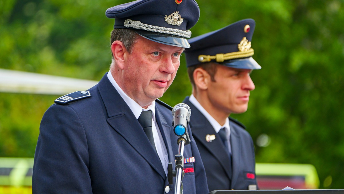 FW-PB: Feuerwehren aus dem Kreis Paderborn treffen sich zum Verbandstag im Paderborner Stadtteil Schloß Neuhaus / Ausrichter ist die Feuerwehr Paderborn, die ihr 150-jähriges Bestehen feiert - Foto: presseportal.de