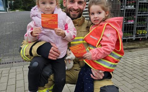 FW Menden: Lendringser Feuerwehrfest - Tag der offenen Tür am kommenden Wochenende Löschgruppen Lendringsen laden zum Mitfeiern ein - Foto: presseportal.de