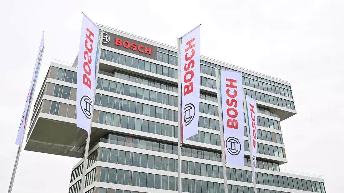 Die finanziellen Folgen der Trump-Zölle für das eigene Geschäft kann der Technologiekonzern Bosch bislang nicht abschätzen. - Bild: Bernd Weißbrod/dpa