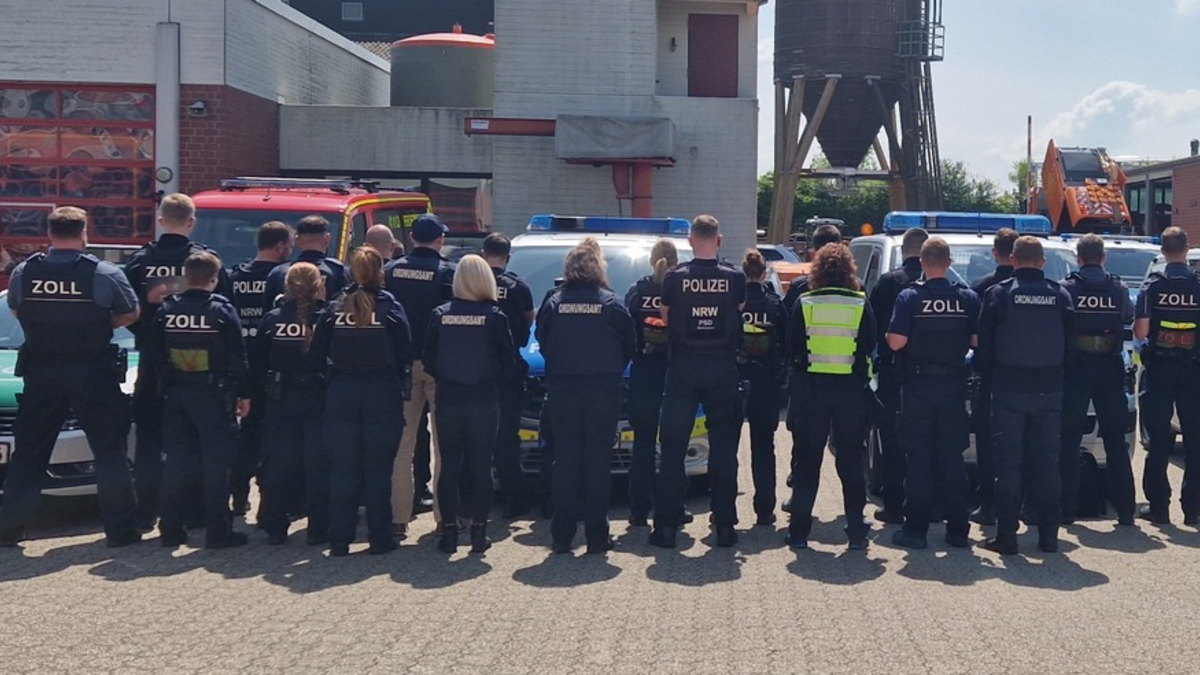 POL-ME: Projekt ZOOM: Verbundeinsatz zur Kontrolle von Friseuren und Barbershops - 2505032 - Foto: presseportal.de