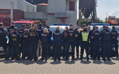 POL-ME: Projekt ZOOM: Verbundeinsatz zur Kontrolle von Friseuren und Barbershops - 2505032 - Foto: presseportal.de POL-ME: Projekt ZOOM: Verbundeinsatz zur Kontrolle von Friseuren und Barbershops - 2505032 - Foto: presseportal.de