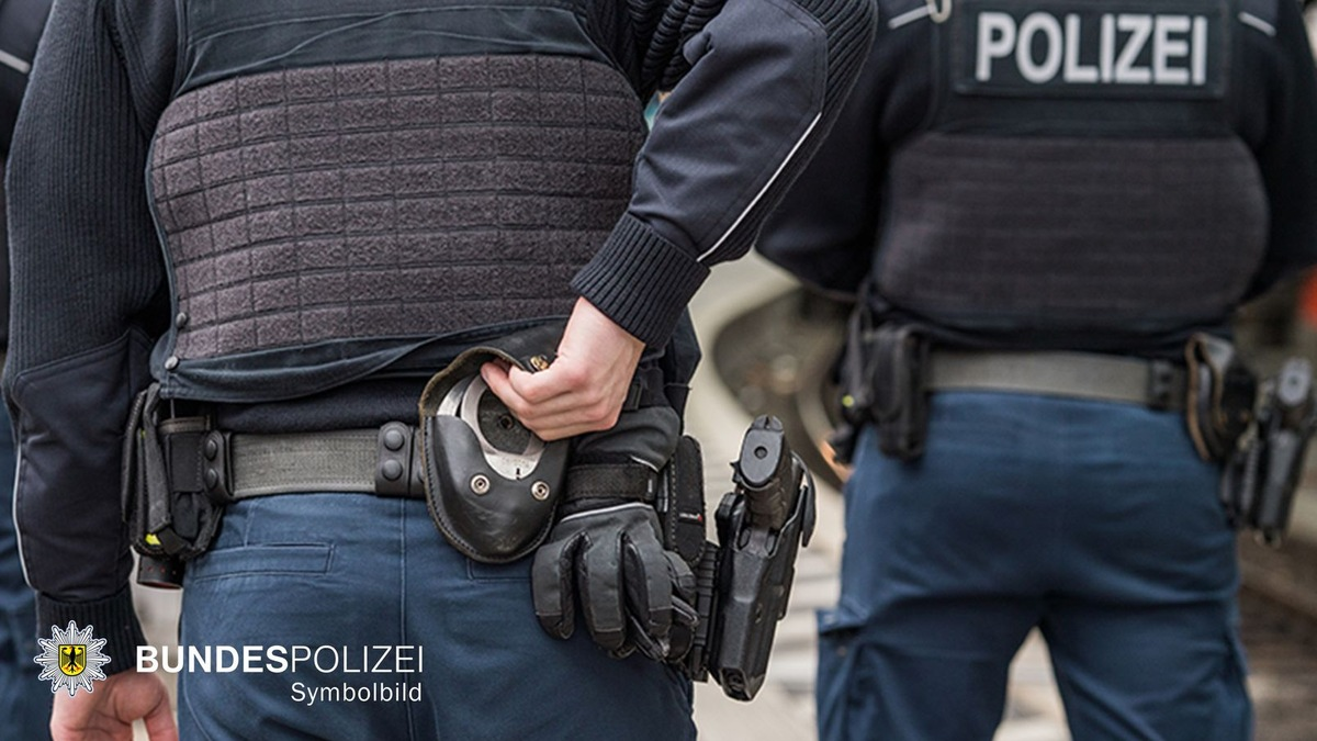Bundespolizeidirektion München: Messerlage schnell entschärft - 29-Jähriger vorläufig festgenommen - Foto: presseportal.de