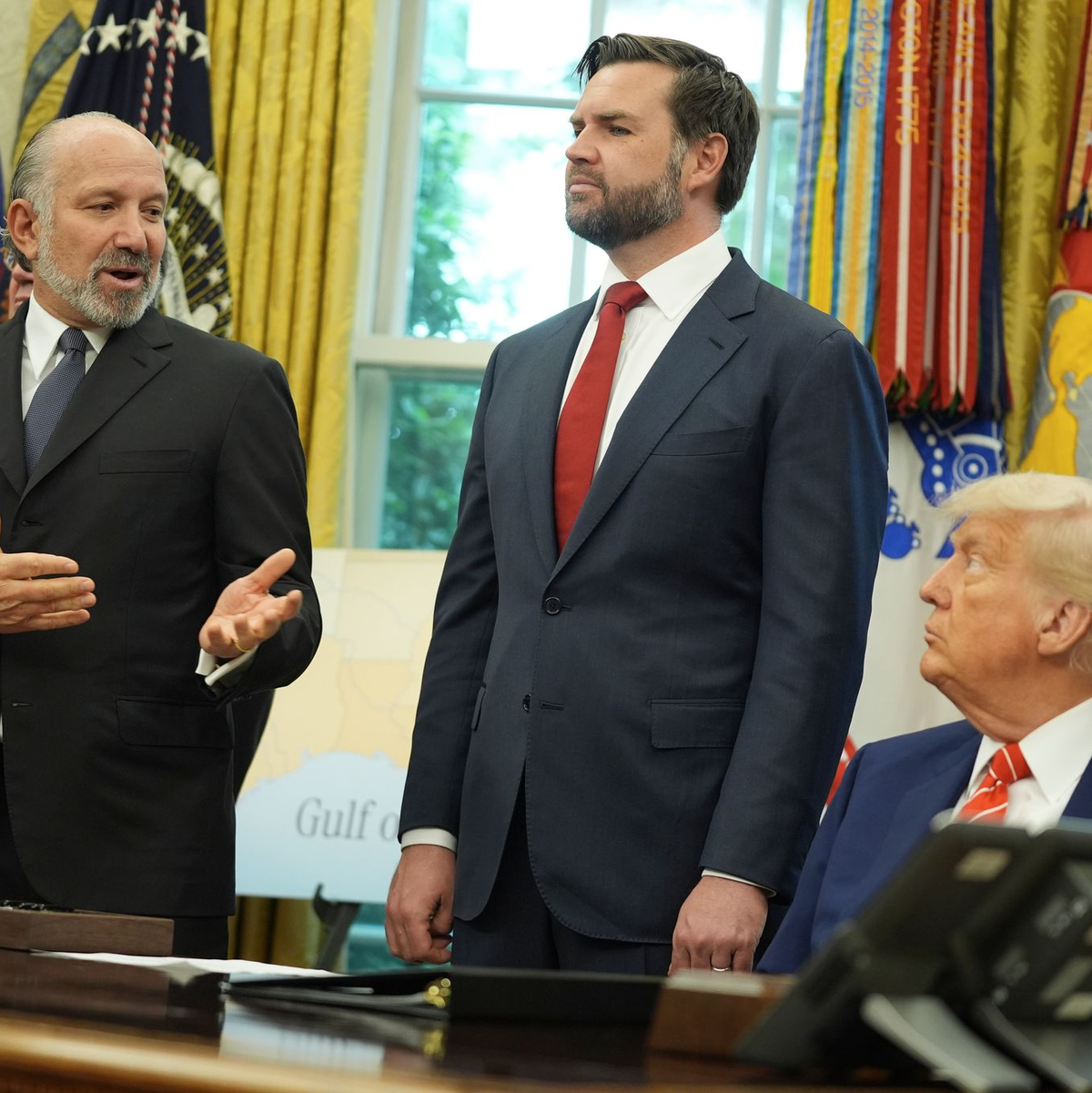 US-Präsident Donald Trump hat den Handelspakt mit Großbritannien als Erfolg seiner Zollpolitik angepriesen. - Foto: Evan Vucci/AP/dpa