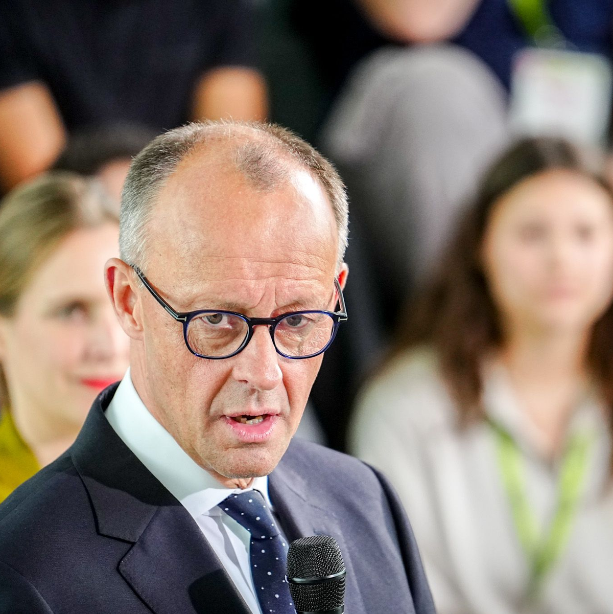 Merz hat erstmals seit seinem Amtsantritt mit Trump telefoniert.  - Foto: Kay Nietfeld/dpa