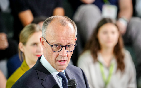 Opfer von Fake News: Eine Webseite verbreitet Falschinformationen unter dem Namen von Bundeskanzler Friedrich Merz (CDU). - Foto: Kay Nietfeld/dpa