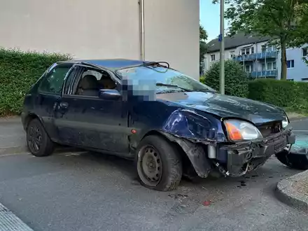 POL-DU: Neuenkamp: Auto überschlägt sich - Fahrer hat Glück im Unglück - Foto: presseportal.de