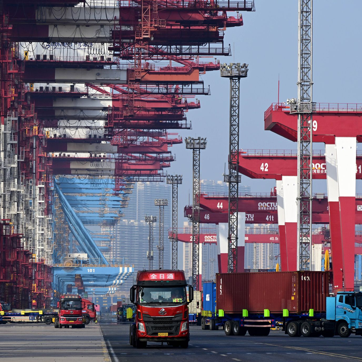 Die Container-Buchungen von China in die USA hatten zuletzt schon stark abgenommen. (Symbolbild)  - Foto: ---/XinHua/dpa