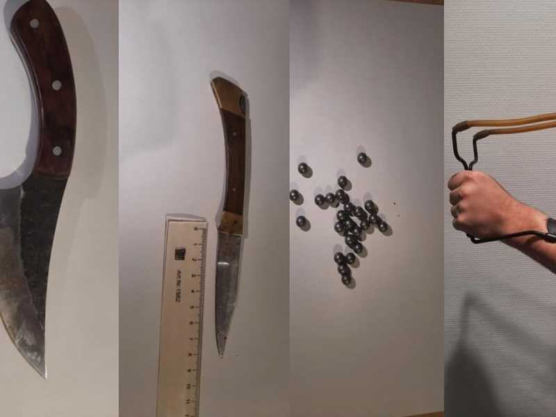 BPOLD FRA: Ohne Fahrschein, dafür mit Präzisionsschleuder und Messern: Bundespolizisten nehmen Mann am Fernbahnhof fest - Foto: presseportal.de