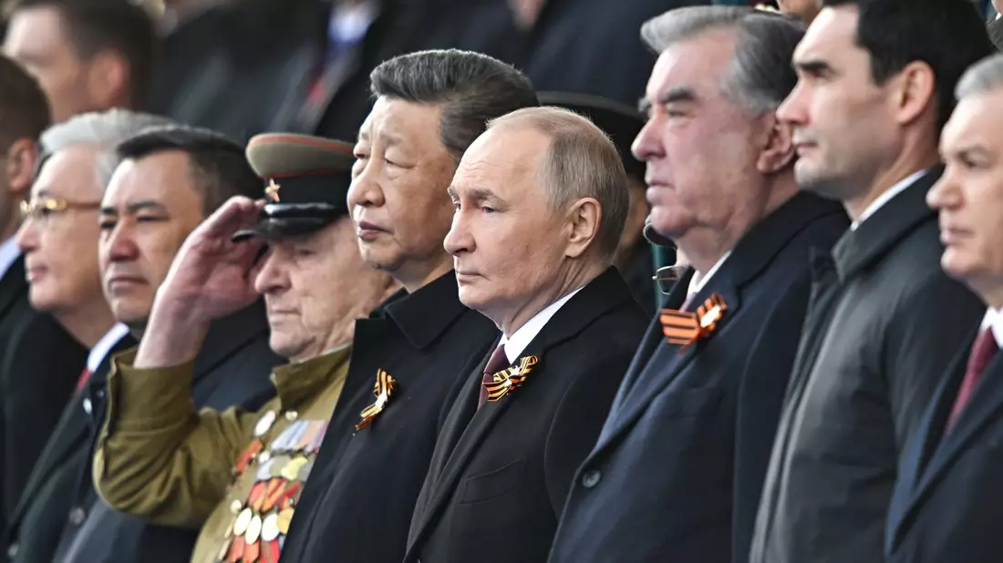 Zum 80. Jahrestag des Sieges über Nazi-Deutschland nahm der russische Präsident Wladimir Putin die traditionelle Militärparade auf dem Roten Platz in Moskau ab. - Bild: Sergei Bobylev/Photo host agency RIA Novosti/AP/dpa