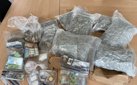 POL-DA: Odenwaldkreis: Festnahme und Durchsuchungsmaßnahmen wegen des Verdachts des illegalen Waffen- und Betäubungsmittelhandels im Rhein-Main-Gebiet - Foto: presseportal.de POL-DA: Odenwaldkreis: Festnahme und Durchsuchungsmaßnahmen wegen des Verdachts des illegalen Waffen- und Betäubungsmittelhandels im Rhein-Main-Gebiet - Foto: presseportal.de