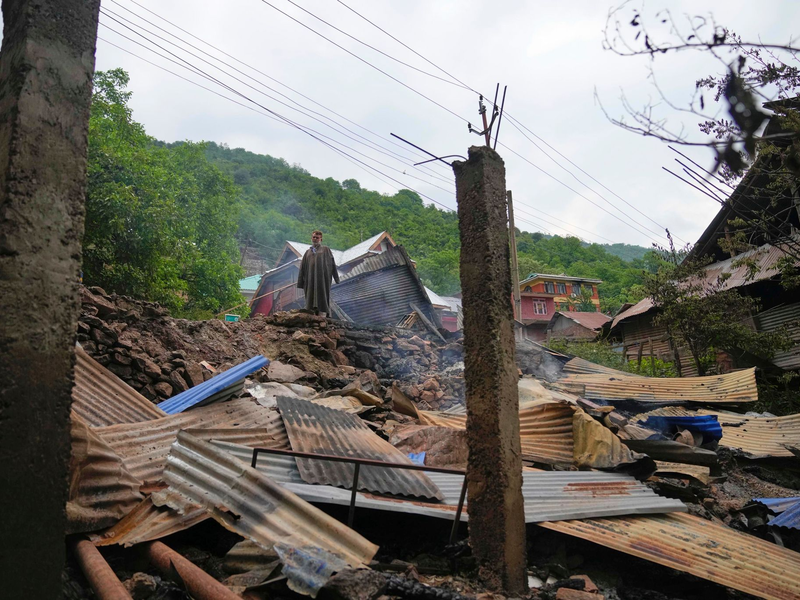 Eine Waffenruhe zwischen Indien und Pakistan wurde vereinbart - aber wird sie auch halten? - Foto: Dar Yasin/AP/dpa