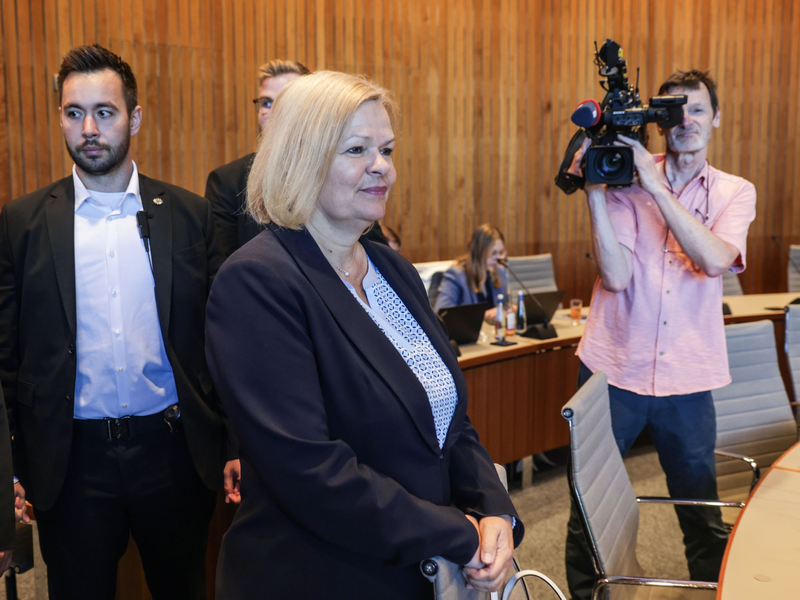 Die maßgeblichen Sicherheitsbehörden hatten laut Ex-Innenministerin Nancy Faeser vor dem Attentat von Solingen keine einschlägigen Erkenntnisse zu Issa Al H.  - Foto: Oliver Berg/dpa