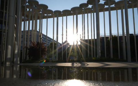 Blauer Himmel, Sonnenschein - am kommenden Wochenende wird dieses Bild vorherrschen. - Foto: Sebastian Willnow/dpa Blauer Himmel, Sonnenschein - am kommenden Wochenende wird dieses Bild vorherrschen. - Foto: Sebastian Willnow/dpa
